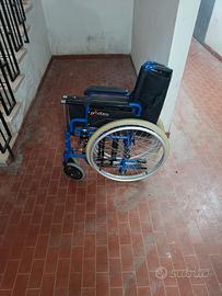 Sedia a rotelle pieghevole