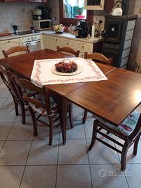 Tavolo allungabile e sei sedie