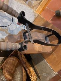 Portaprosciutto in legno e acciaio