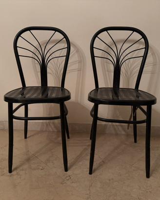 Robuste sedie vintage in metallo e seduta plastica