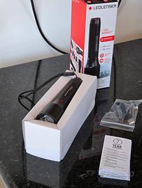 Torcia LED Professionale Ledlenser P6R Core QC