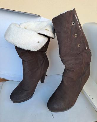 Stivali marroni pelle morbida tacco alto e plateau