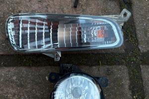 Freccia anteriore sinistra e fendinebbia Punto Evo