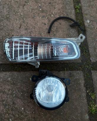 Freccia anteriore sinistra e fendinebbia Punto Evo