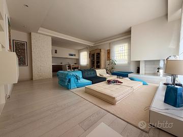 Appartamento bello ed elegante con giardino