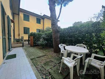 Castiglioncello, app. con giardino e garage