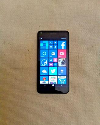 Smartphone Microsoft Lumia 640 nero e bianco