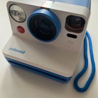 Polaroid Now Instant Camera Gen 2 + Pellicole