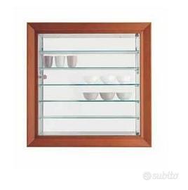 Bacheca con ante in cristallo