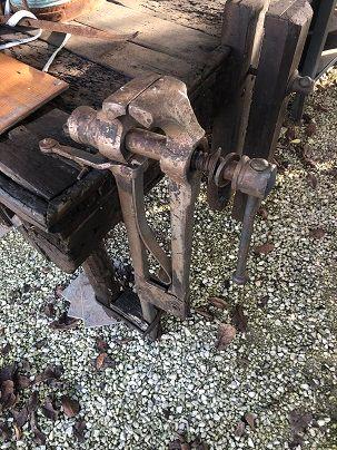 antica morsa da fabbro