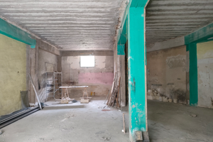 Locale commerciale con lastrico solare