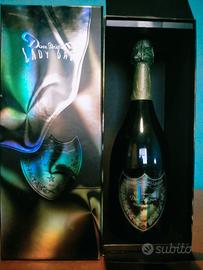 vino dom perignon lady Gaga 2010