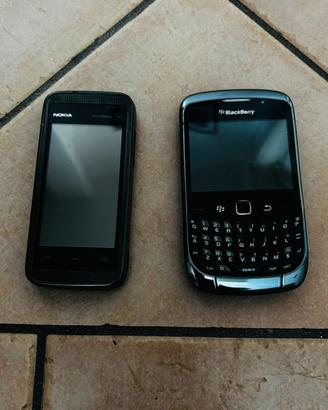 Lotto Telefoni Vintage: Nokia 5800 + BlackBerry