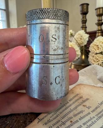 Antico chrismatorio olio santo placcato argento