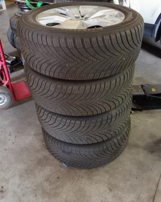 Gomme 4 stagion+ cerchi in lega volvo xc-40
