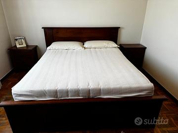 Letto completo di comodini e cassettone