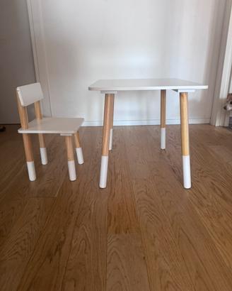 Set Tavolino e sedia per bambini in legno
