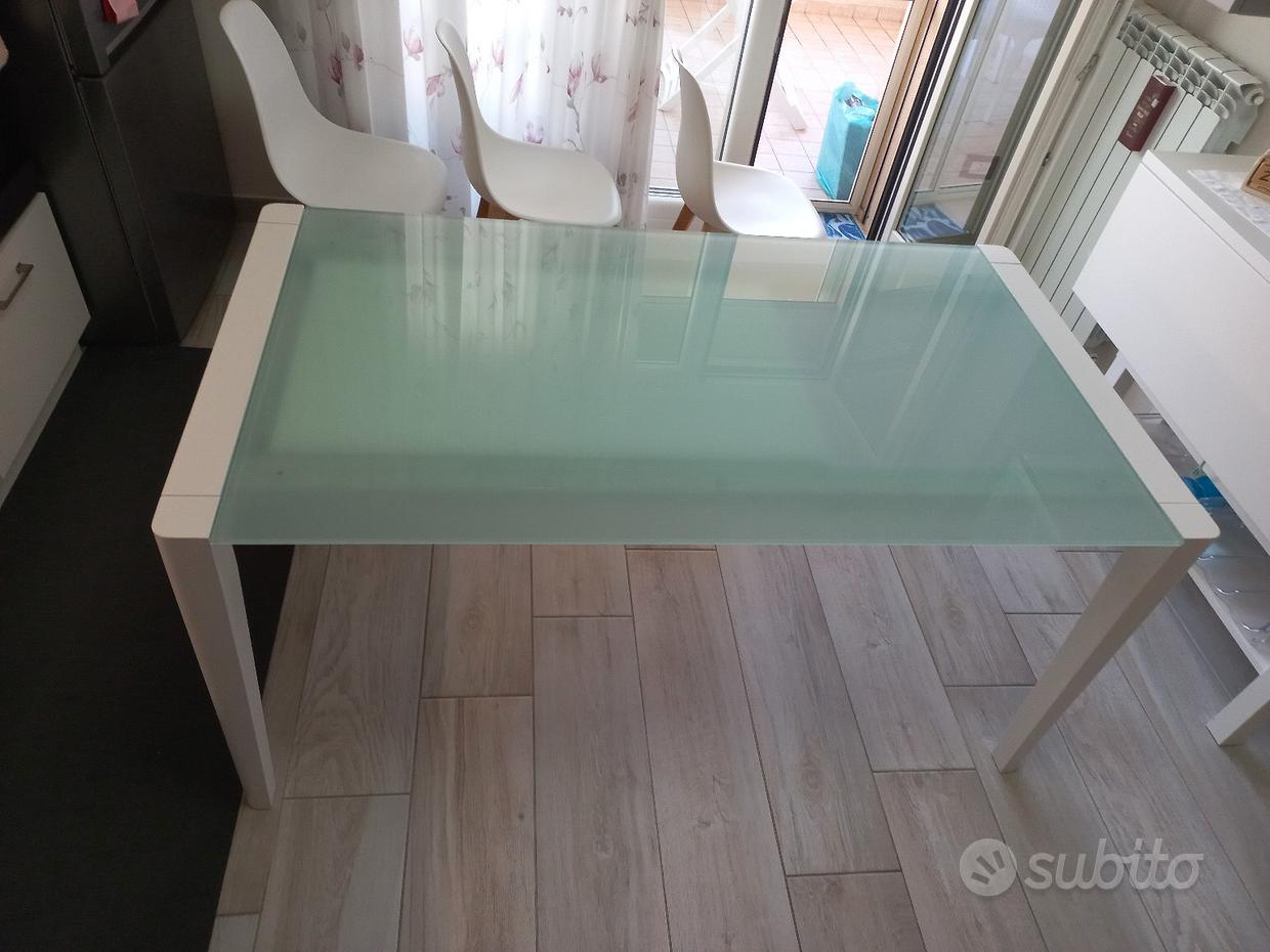 Basi in legno per tavoli in cristallo Mobili usati