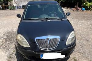 🚗  LANCIA Y – 2004