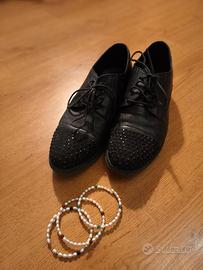 Scarpe stringate Oxford nere KAMMI + bracciale