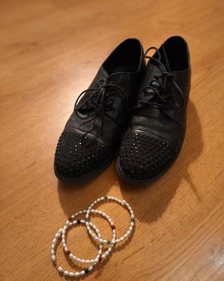 Scarpe stringate Oxford nere KAMMI + bracciale