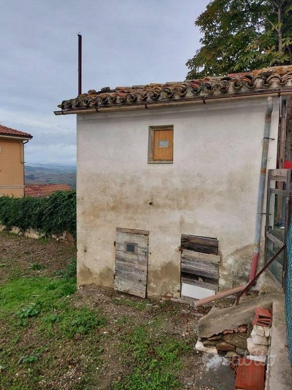 Terreno di 120 m² a Petriano - Altro