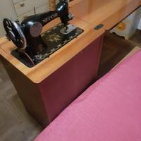 MACCHINA DA CUCIRE A PEDALE
