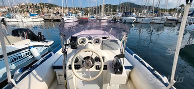 gommone 660 con motore Evinrude 175