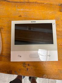 Monitor videocitofonico