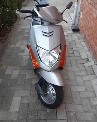 Honda Lead 100