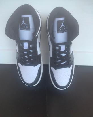 Nike Air Jordan 1 Mid Black White tg42.5 nuove