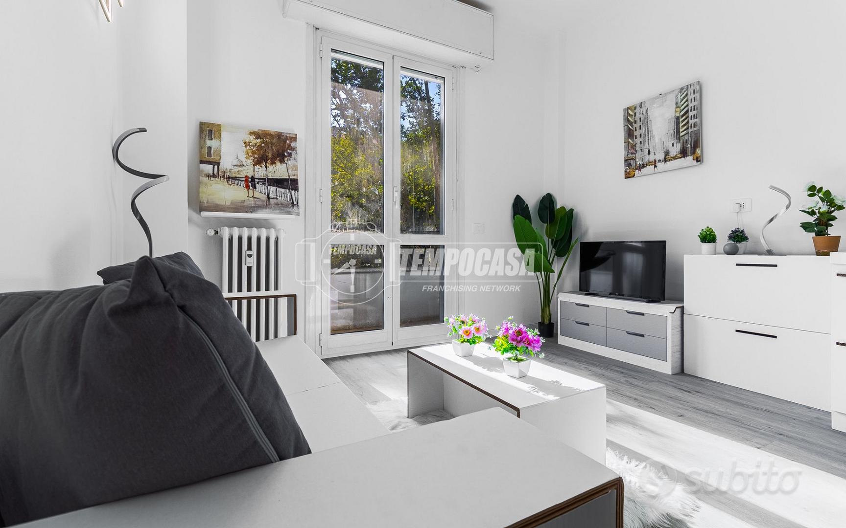 Apartment in Milano, Ortomercato, Municipio 4 - Altro