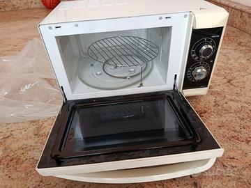 Forno a microonde con grill