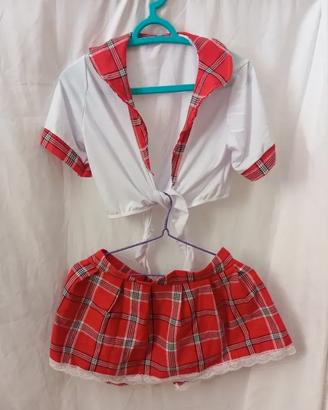 Costume da studentessa nuovo
