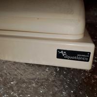 acquario da 60 litri circa con coperchio bianco