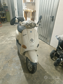 Vespa 125 et4