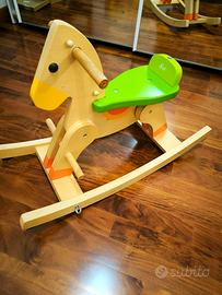 Cavallino a dondolo in legno – Bambini 1–3 anni