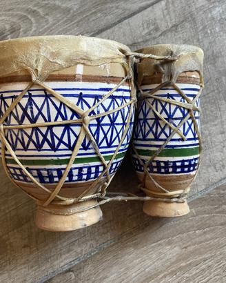 Doppio Bongo in ceramica dipinta e pelle