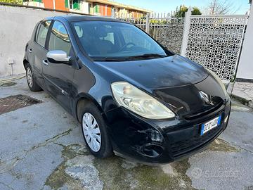 RENAULT CLIO 1.2 BENZINA 2010
