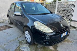 RENAULT CLIO 1.2 BENZINA 2010