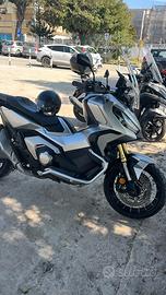 Xadv 750