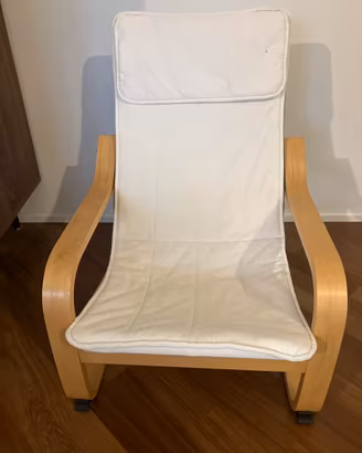 Sedia Poang Ikea bambino con rivestimento bianco