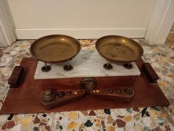 Bilancia con pesi da arredo