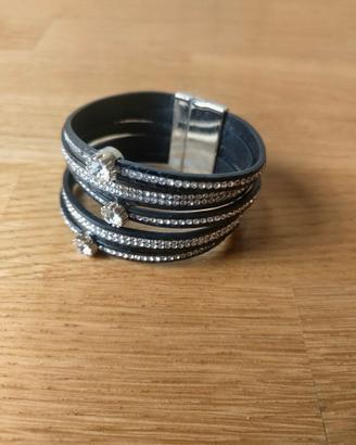 Braccialetto in cuoio e strass