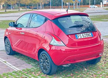 Lancia Ypsilon 1.2 Ecochic GPL Gold