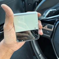Samsung Galaxy Z Flip3