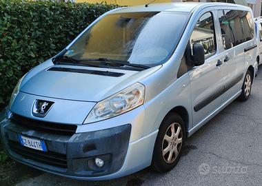 Monovolume Peugeot Expert  8 Posti