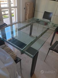 tavolo sala in cristallo 