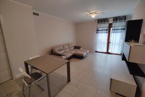 Ampio trivano al secondo piano con posto auto cope