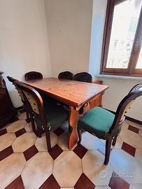 Tavolo di legno massello con 6 sedie